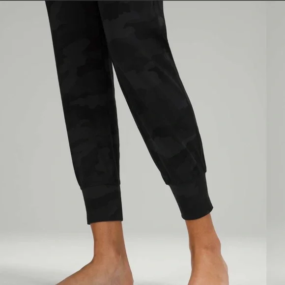 Lululemon Align Jogger 28" - Picture 5 of 10